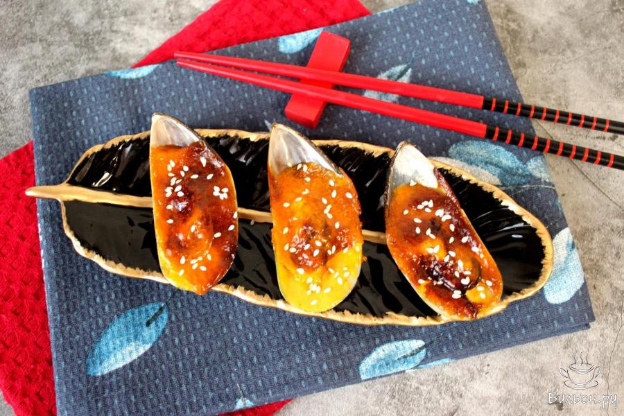 Мидии под спайси соусом