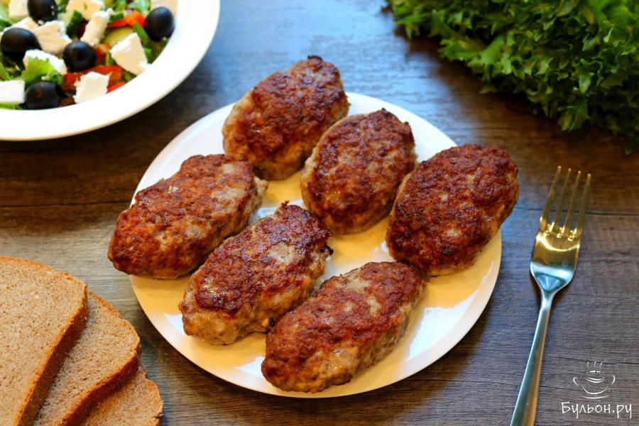 Мясные котлеты с белым батоном