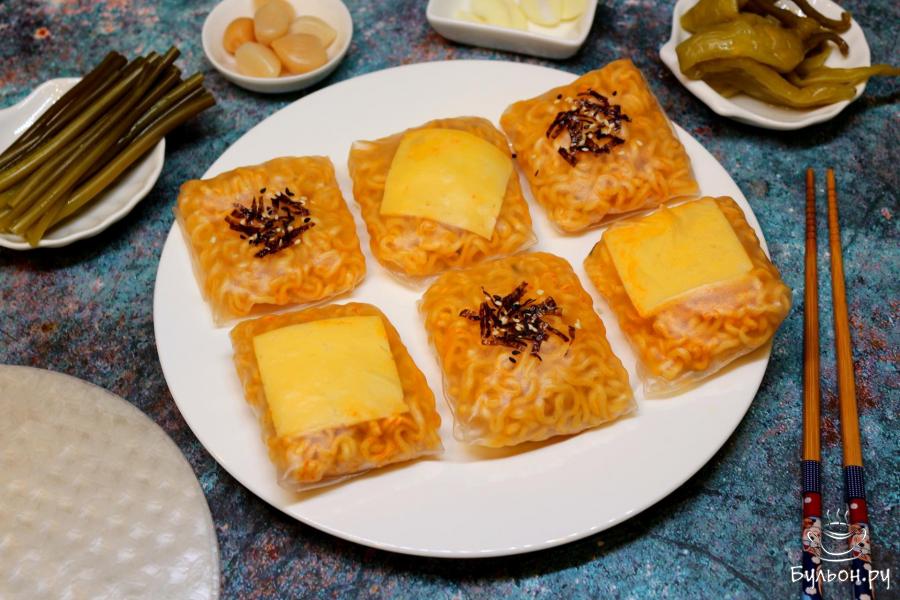 Спринг роллы с раменом