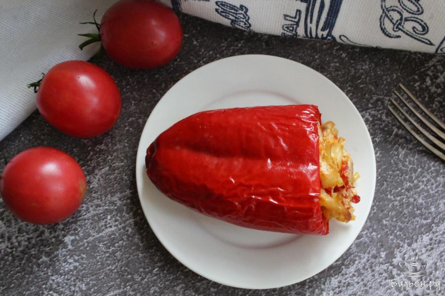 Сладкие перцы, фаршированные сыром и спагетти
