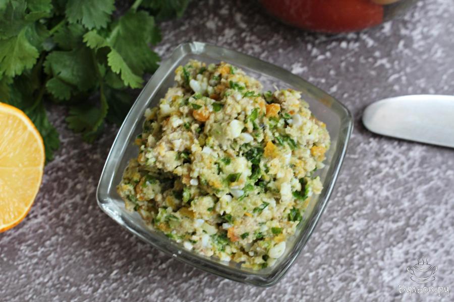 Паштет из вареной скумбрии, яиц и зелени