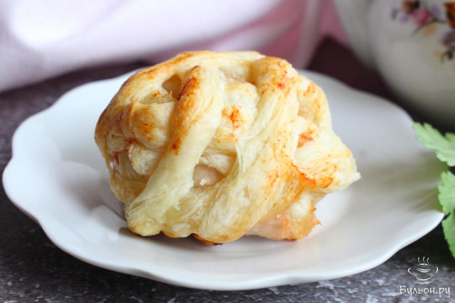 Закусочные куриные шарики в слоеном тесте