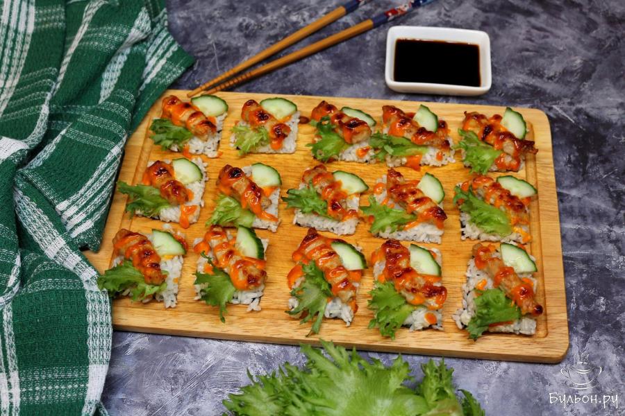 Закуска с рисом и курицей на нори