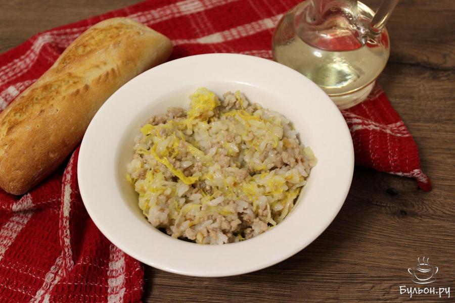 Пекинская капуста с фаршем и рисом