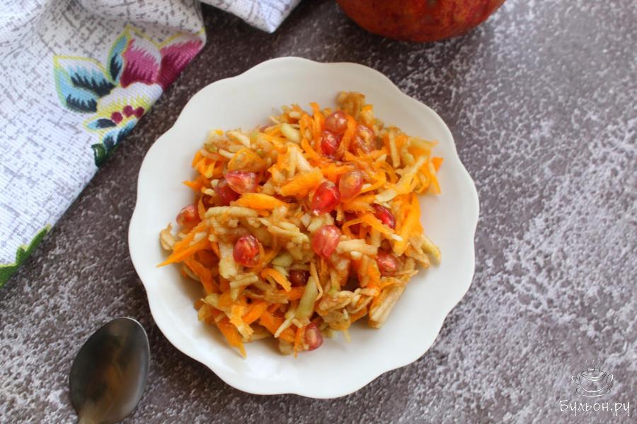Салат из сырой тыквы, яблок и зерен граната