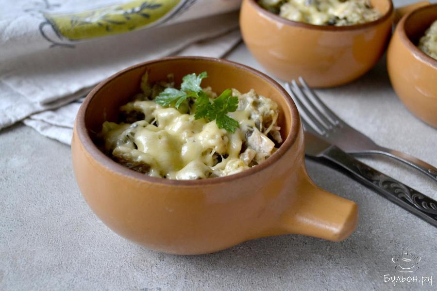 Жульен из курицы, грибов и сыра