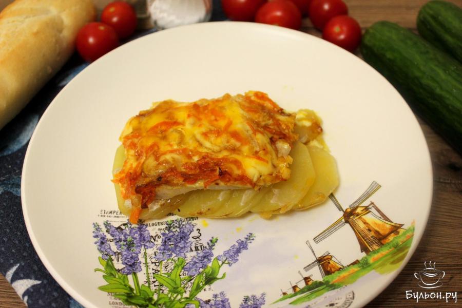 Свинина с картошкой под луково-морковной шубкой