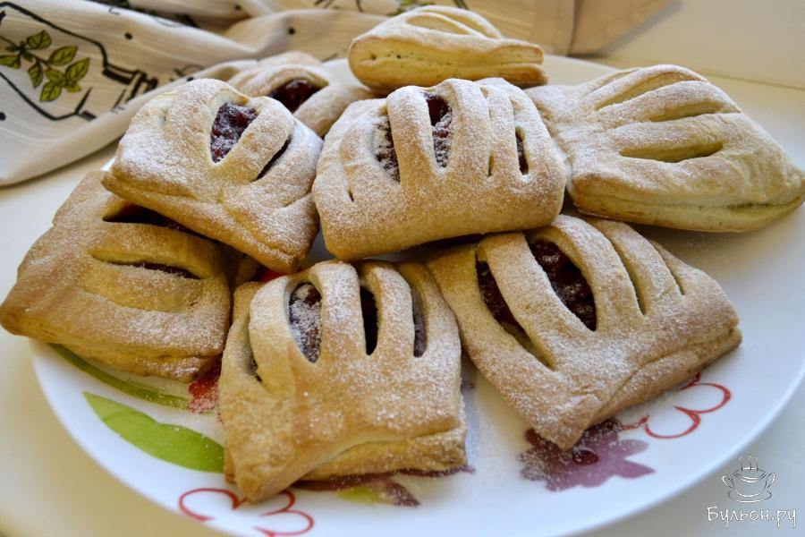 Слойки с густым вареньем