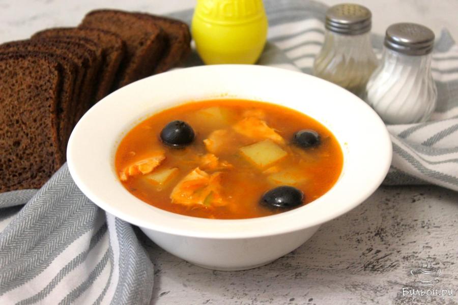 Рыбная солянка с лососем