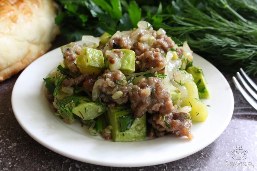 Кабачки с мясным фаршем и зеленью