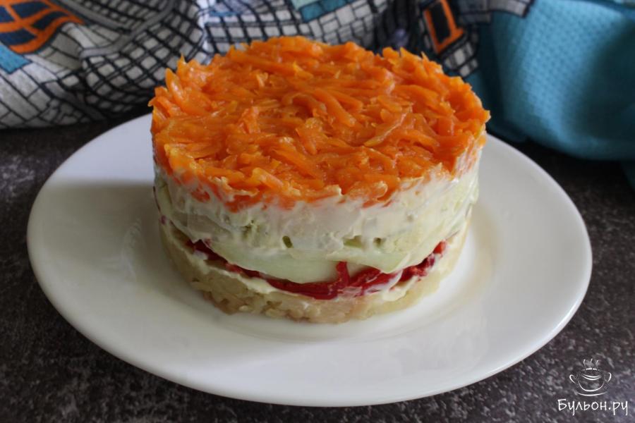 Слоеный салат "Фигаро" с овощами и яйцом