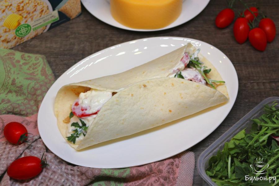 ПП ролл с кашей, курицей, сыром и овощами