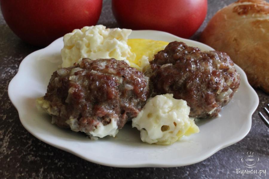 Мясные котлеты с молочным омлетом в духовке