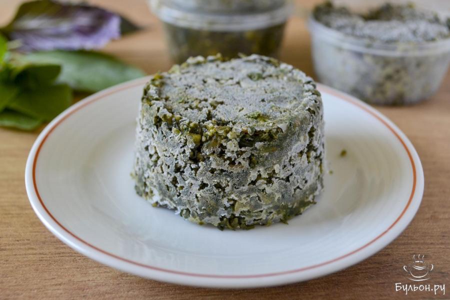 Соус песто из зеленого базилика на зиму