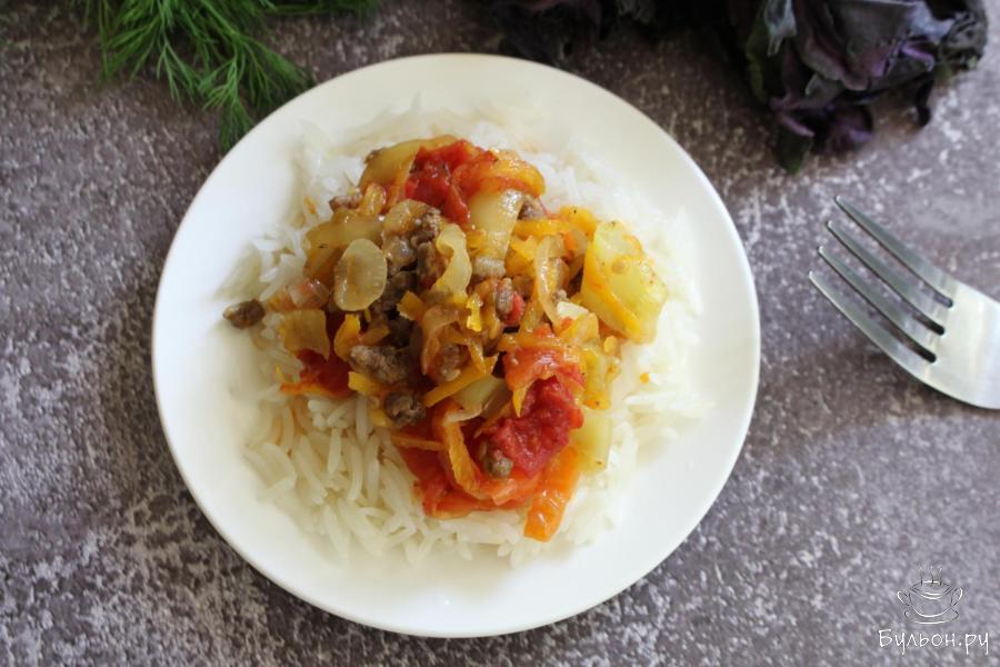 Рис с подливкой из мясного фарша и овощей