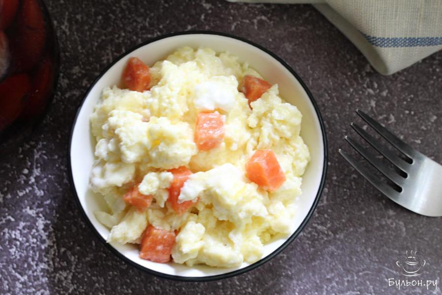 Омлет со слабосоленым лососем