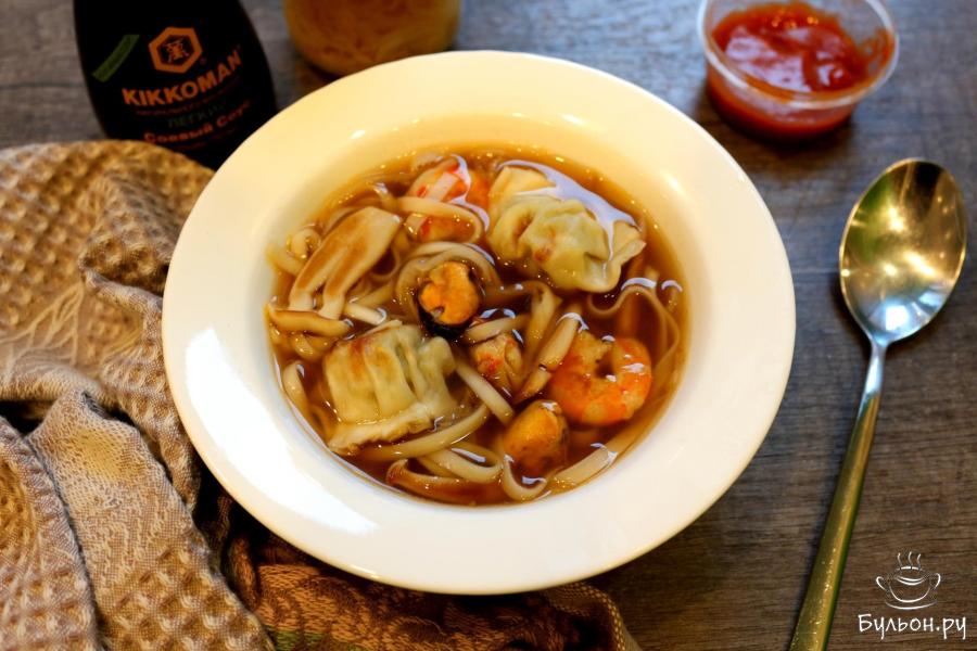 Острый морской суп