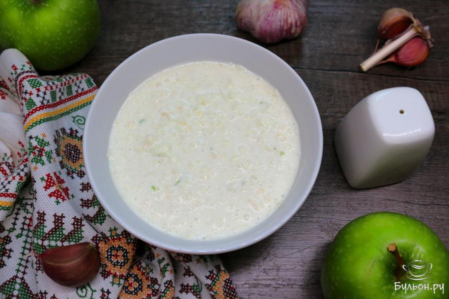 Сметанный соус с яблоком