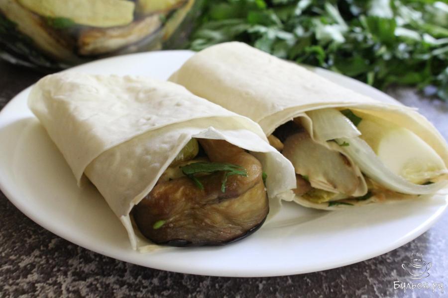 Рулеты из лаваша с запеченными овощами