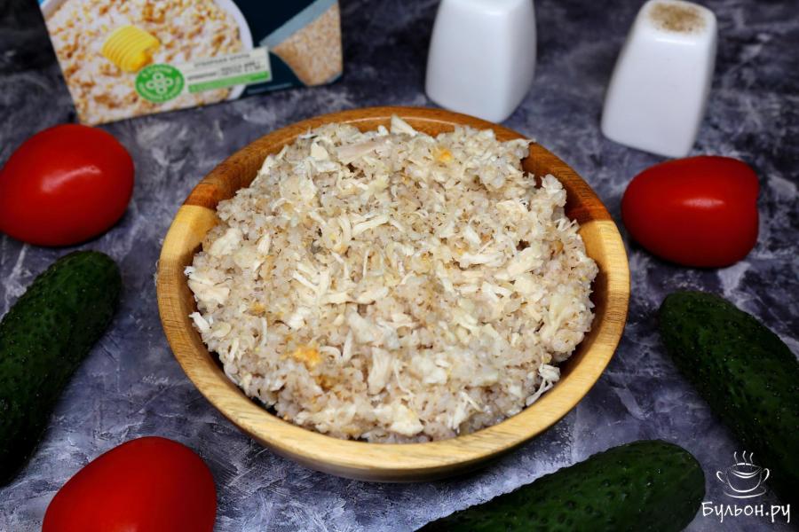 Ячневая крупа с курицей и сыром