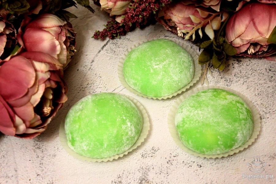 Моти с нежнейшей клубничной начинкой