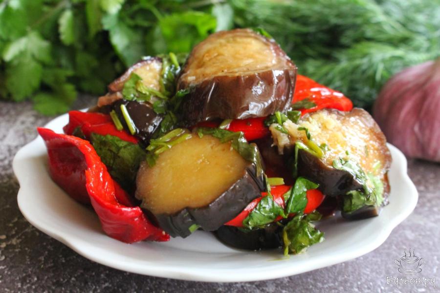 Закуска из жареных баклажанов и сладких перцев