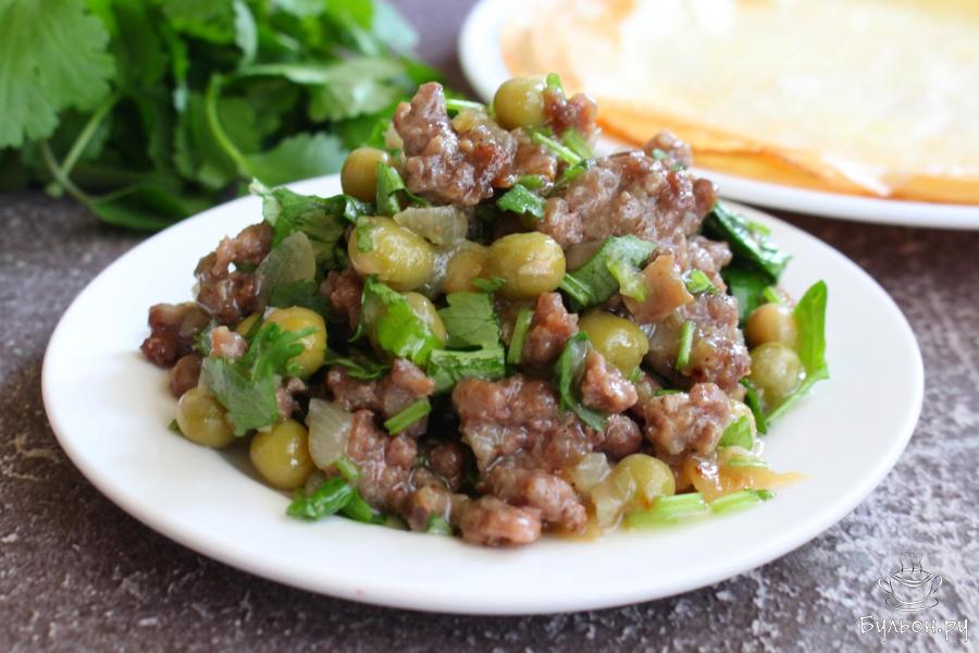 Начинка для блинов и выпечки из фарша с зеленым горошком