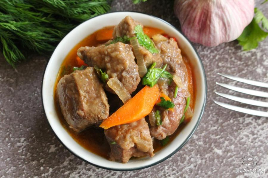 Подливка из говяжьей печени с овощами в казане