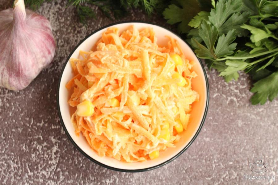 Быстрый морковный салат с кукурузой